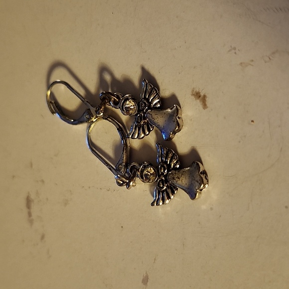 Angel small earring with small stone in center - Picture 1 of 1